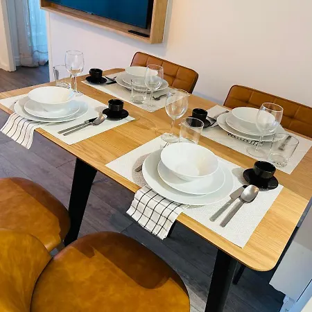 Apartament Charme, Balcon, Parking, Piscine, Tramway, Netflix *